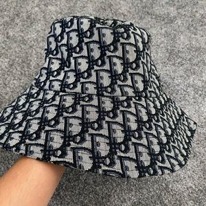 Dior bucket hat gray and black